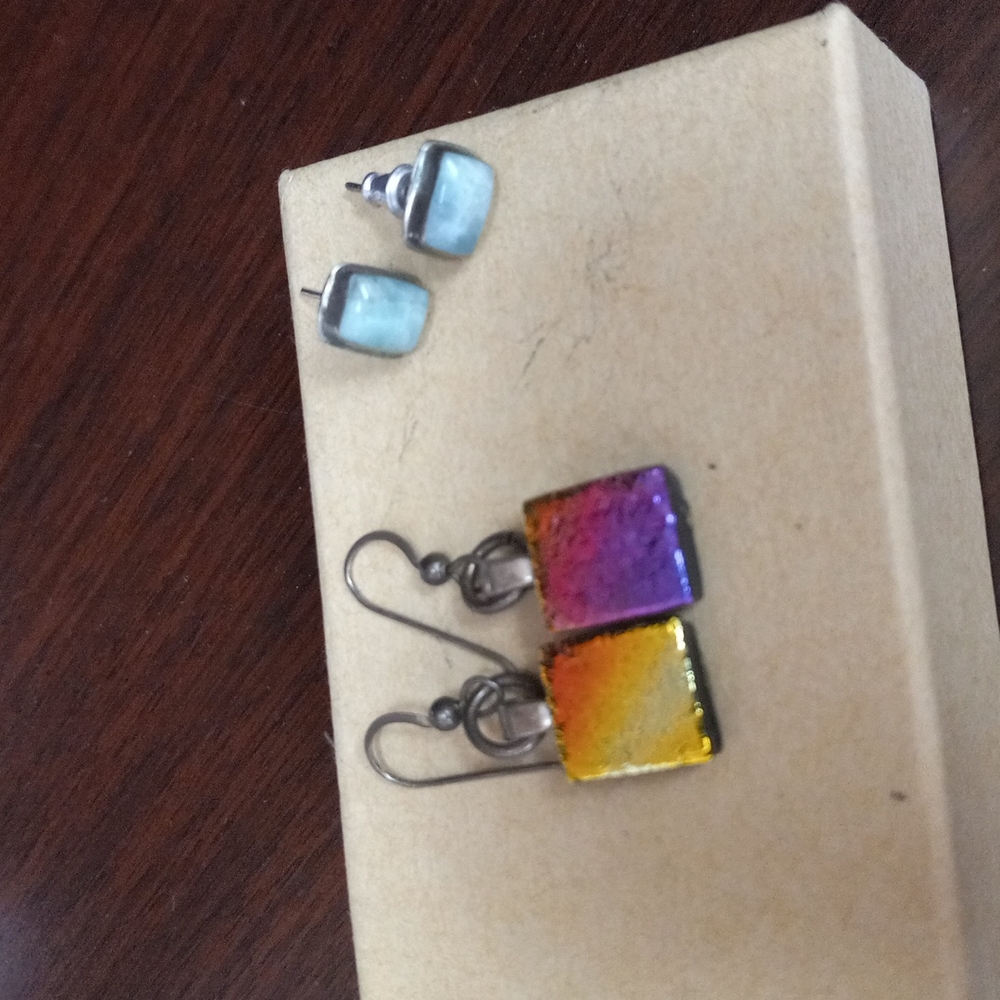 Earring set of 2...
